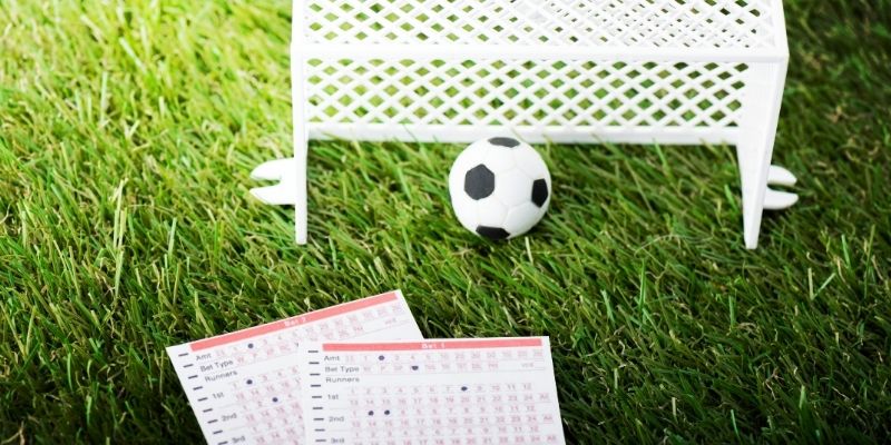 Tracking In-Play Momentum for Live Totals
